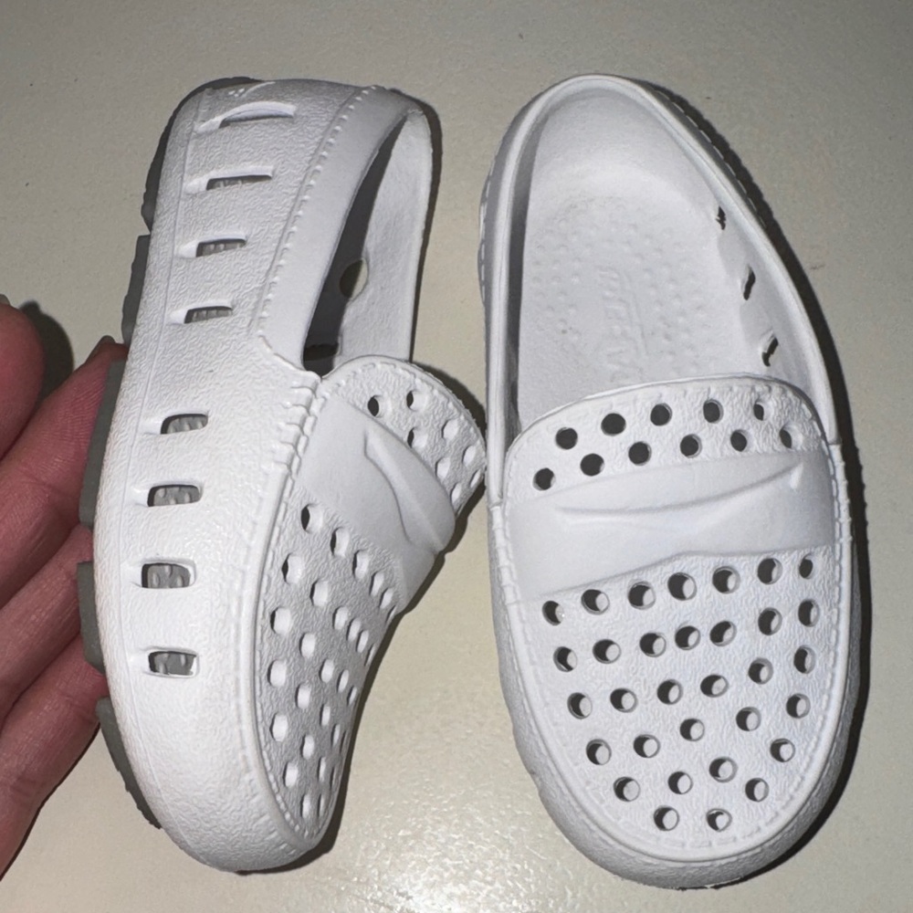 Floaters baby size 4 prodigy driver White driving Water Shoes new - Picture 3 of 8